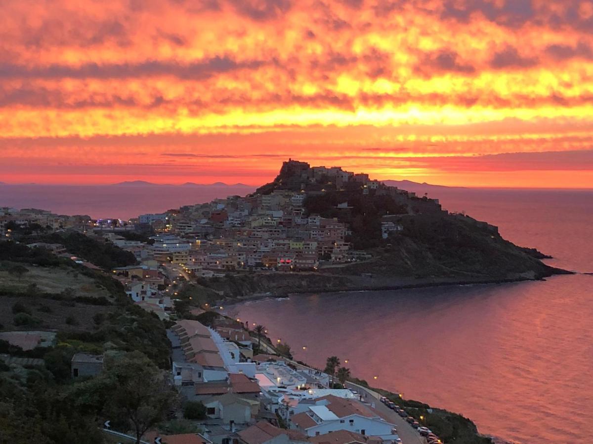 La Tartaruga Spiaggiata - Bilocale Centrale A Pochi Metri Dalla Spiaggia Castelsardo Luaran gambar