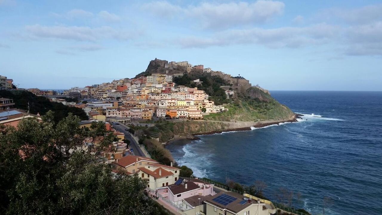 La Tartaruga Spiaggiata - Bilocale Centrale A Pochi Metri Dalla Spiaggia Castelsardo Luaran gambar